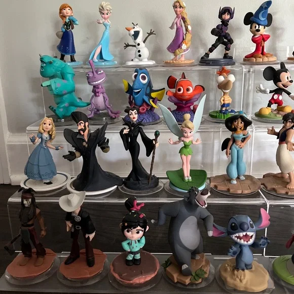Huge 40 Figure Disney Infinity Lot